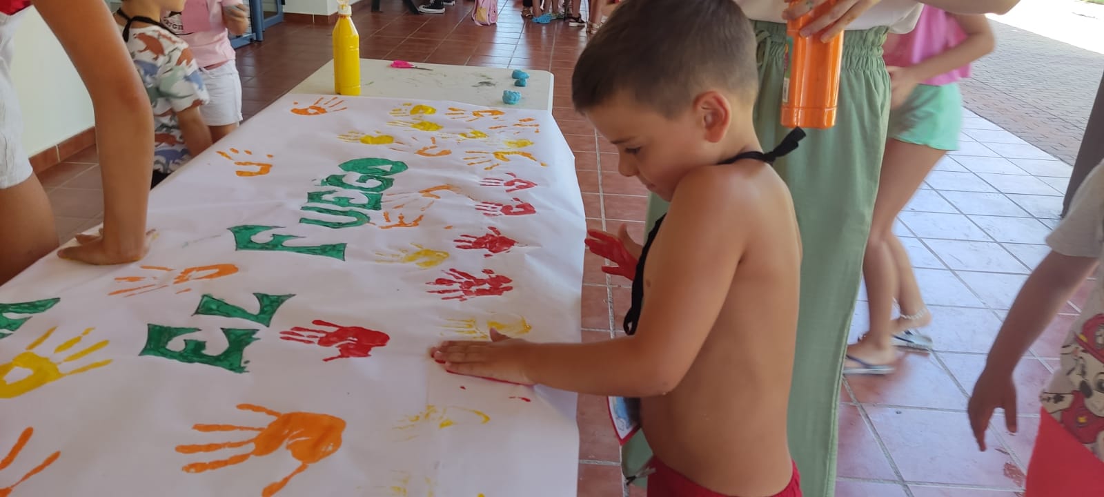 El Centro de Turismo organiza un taller sobre el cuidado del medioambiente en el Campamento de Verano