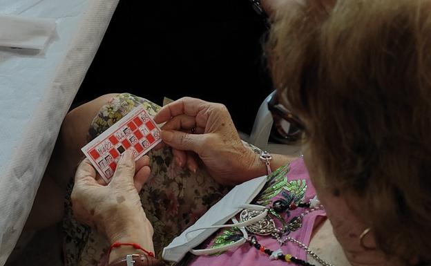 La Semana del Mayor continúa con un divertido bingo musical