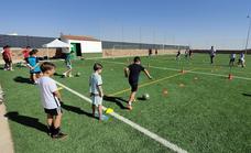 El Campus de Fútbol y Tecnificación prepara a una veintena de niños