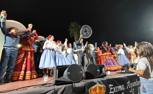 El Festival Folklórico de los Pueblos del Mundo muestra todo su colorido, música, danza y cultura