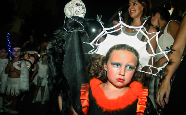 El desfile infantil abre la programación de la 'Fuga de la Diabla'