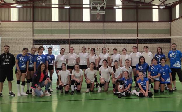 Los equipos de voleibol juegan sus primeros partidos