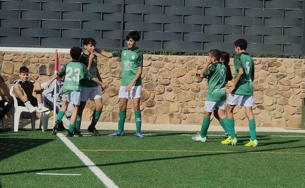 Los infantiles celebran el gol de Lucas/Fernando Negrete Sosa