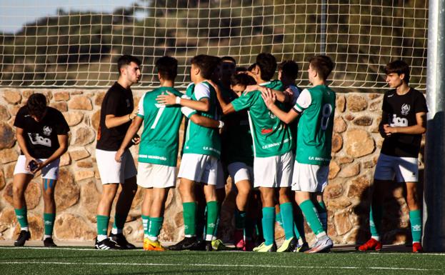 Los juveniles siguen intratables, seis victorias de seis posible