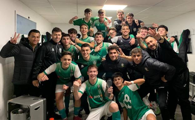 Los juveniles vuelven a la senda del triunfo tras golear al Alconchel