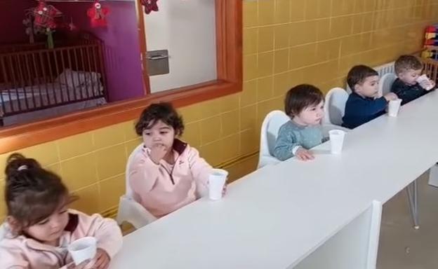 Los pequeños de la guardería también celebraron las Precampanadas
