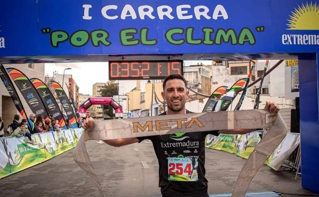 El valverdeño Juan Carlos Guzmán Durán vence en la I Carrera 'Por el Clima'