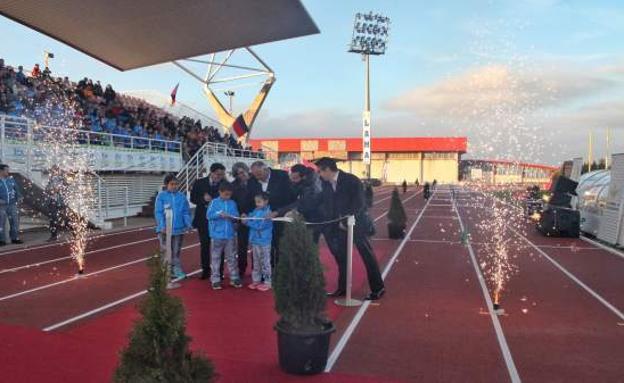 La pista de atletismo de Villafranca de los Barros es homologada a nivel nacional tras su ampliación
