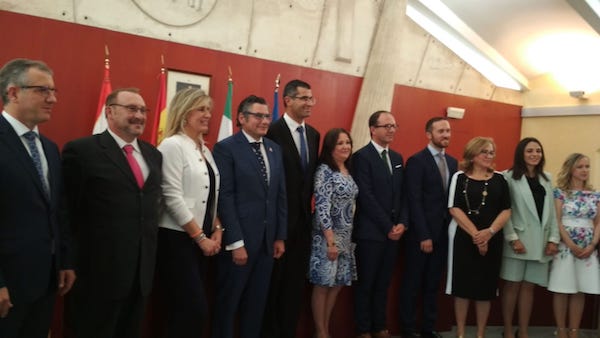 Jornada histórica en el relevo de Ropero al frente de la alcaldía de Villafranca de los Barros