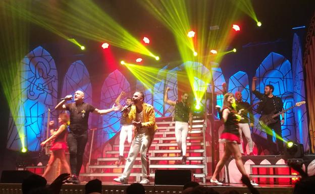 La mítica banda londinense se reencarnó en Villafranca a través de 'We love Queen Tributo'