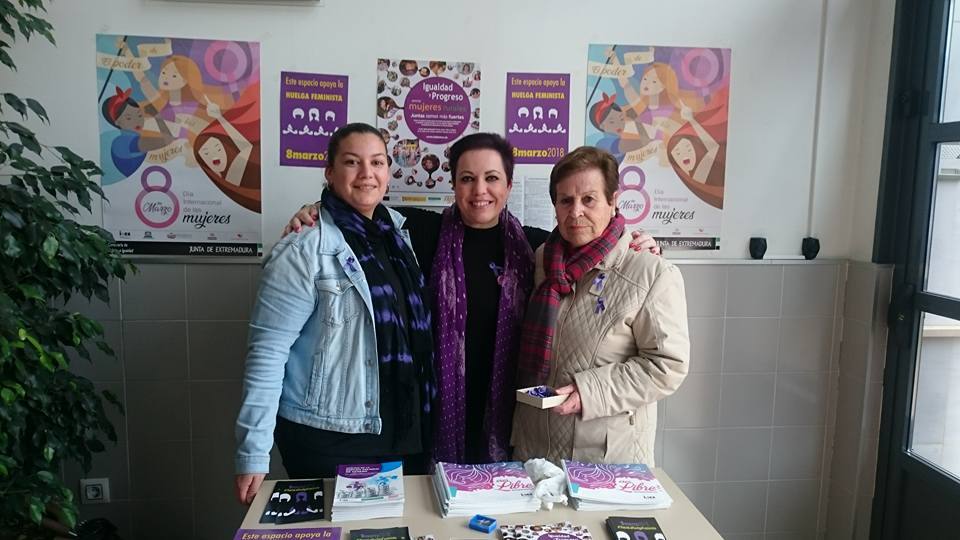 La asociación de mujeres 'María Flores' organiza un concurso de diseño de camisetas feministas