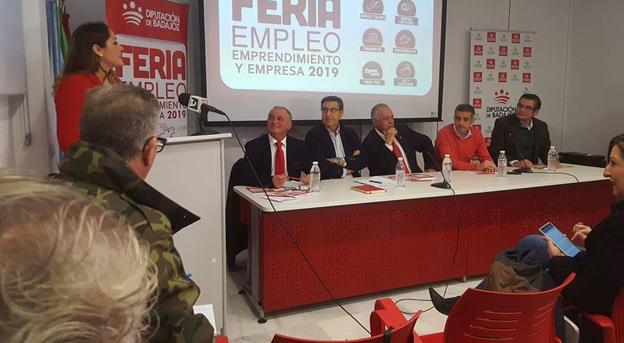 Más de 300 desempleados participaron en la feria de Empleo, Emprendimiento y Empresa de Villafranca