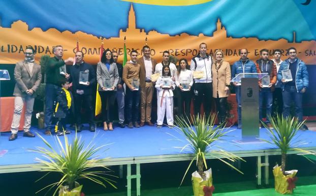 Deportistas y clubes de Villafranca homenajeados en el 'Festival Deportivo Navideño' por sus logros cosechados en 2019