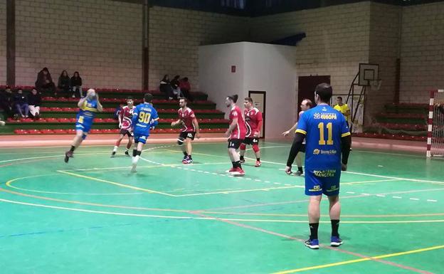 El Balonmano Ciudad de Villafranca golea al Fuente del Maestre (29-14)