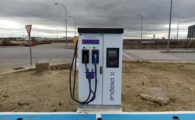 Villafranca cuenta con un punto de recarga para vehículos eléctricos