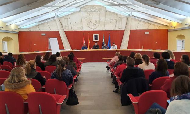 El ayuntamiento pone en marcha «Mesas Comunitarias» para crear nexos entre asociaciones
