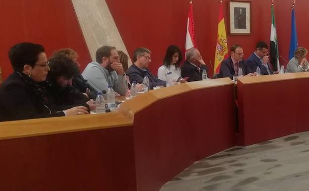 El PSOE asegura que «el gobierno de la Derecha ha puesto en peligro la contratación de 38 personas de la E.P. Valdequemao XI»