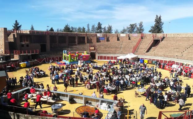 Centenares de villafranqueses disfrutan de una jornada de convivencia en la III Matanza Tradicional