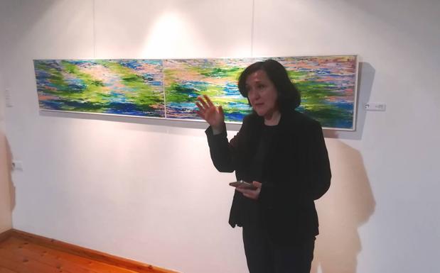 Sueiras sobre la horizontalidad de sus cuadros: «La idea es que el espectador recorra la pintura»