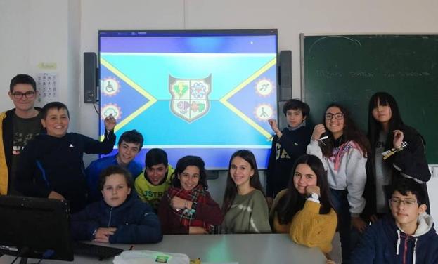 La bandera inclusiva creada por los alumnos de 2ºB del IES Meléndez Valdés, clasificada en la fase regional del concurso de la ONCE