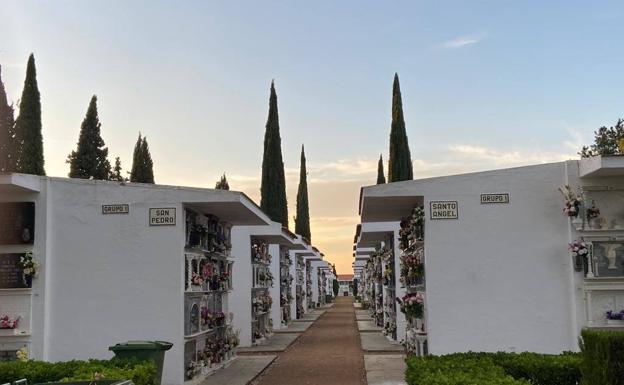 El lunes reabre el cementerio con aforo máximo de 50 personas