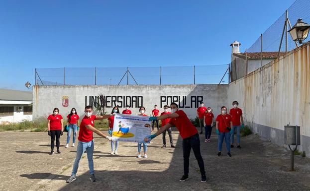 Una red de voluntarios jóvenes de Villafranca lanza la campaña «1 kilo por Covid-19» para ayudar a las familias afectadas por la crisis