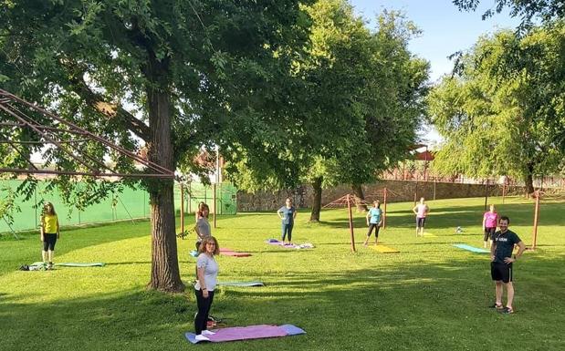 La delegación de Deportes retoma la actividad física para adultos al aire libre
