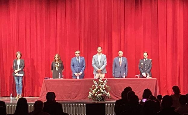 El Ayuntamiento de Villafranca reconoce la labor que desarrolla la policía local en el día de su patrón