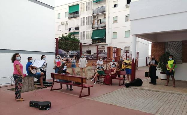 Moncovil vuelve a los escenarios