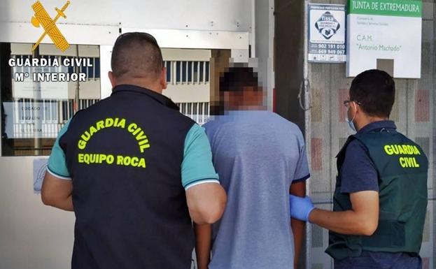 La Guardia Civil detiene a un joven por robar con violencia a dos vecinas de Villafranca