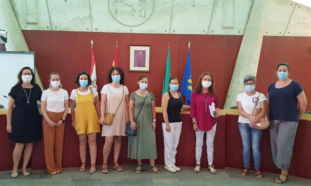 El Ayuntamiento aumenta las jornadas de las limpiadoras de los centros educativos para la lucha contra el Covid