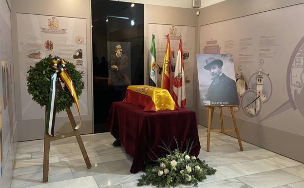 Trasladan los restos mortales del escritor Cascales Muñoz a su pueblo natal, Villafranca, 87 años después