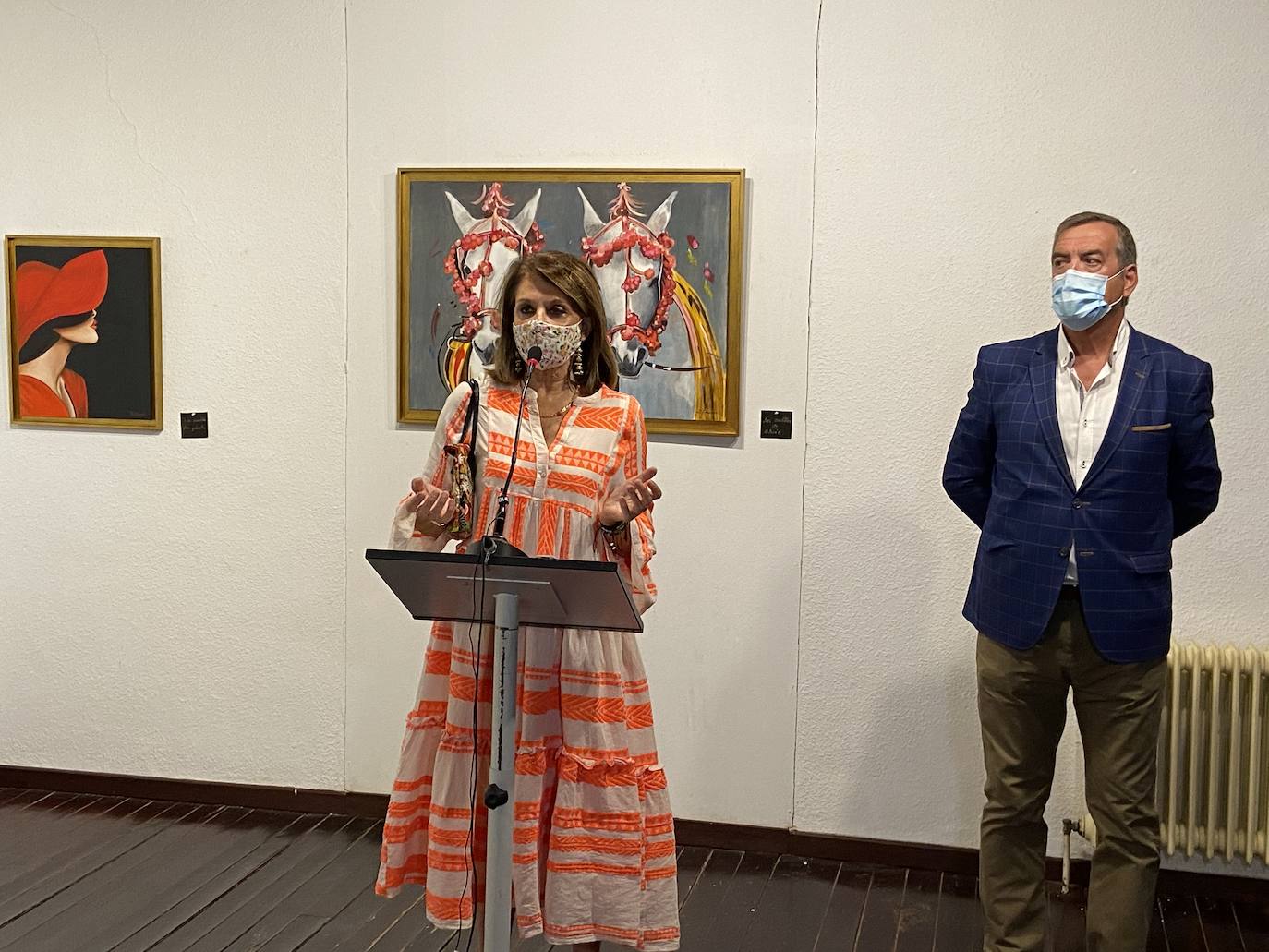 Inaugurada la exposición de Toña Chacón, «Tardes de gloria» en la casa de Cultura