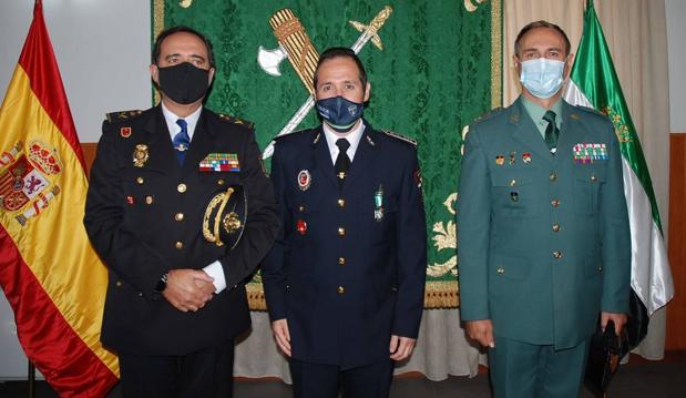 El policía José Carlos Sánchez Zapata condecorado con la Orden del Mérito de la Guardia Civil