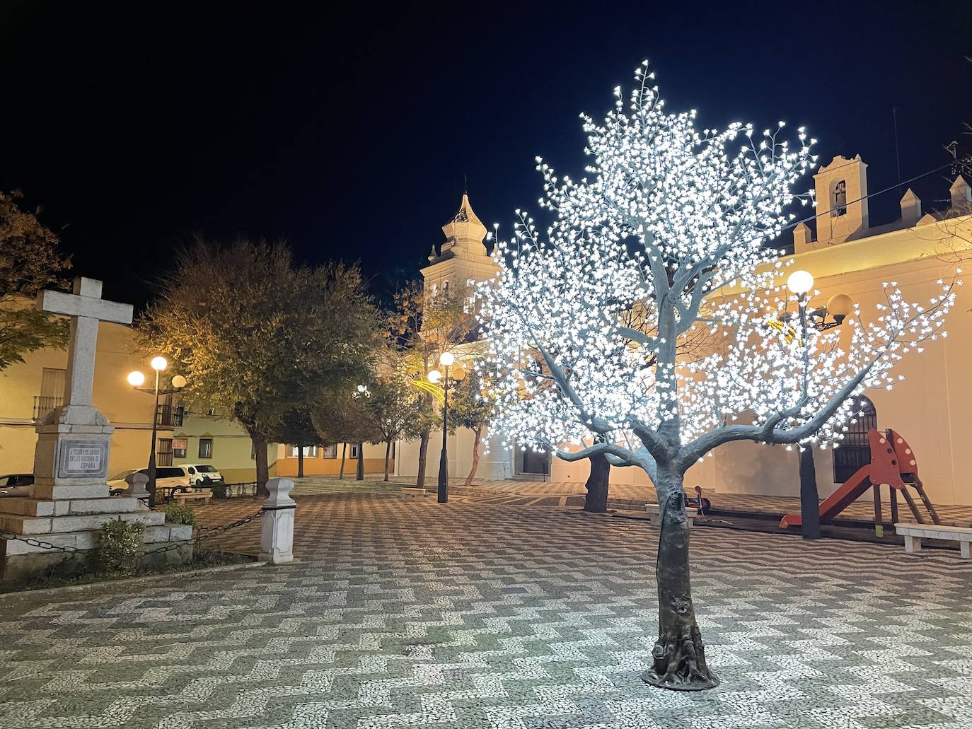 La iluminación navideña inunda Villafranca