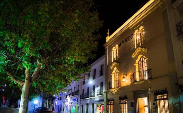 El MUVI luce nueva iluminación en su fachada
