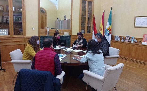 El Ayuntamiento renueva el convenio de colaboración con FAPUGEX