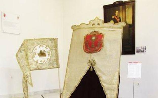 El museo luce un estandarte y guion sacramental utilizado en la celebración del Corpus Christi