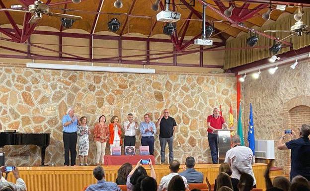 Valdequemao Folk, homenajeado en la Feria del Libro