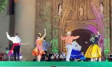 El Festival Folklórico de los Pueblos del Mundo llenó de color, música, danza y cultura la Plaza del Corazón de María