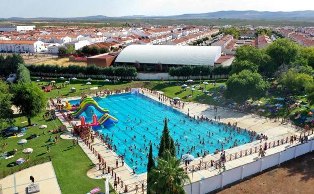 Un total de 26.555 usuarios pasaron por las piscinas municipales en el mes de julio