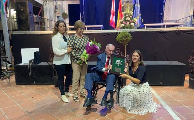 Emotivo y sencillo homenaje a José Matamoros en las fiestas del Pilar 2022