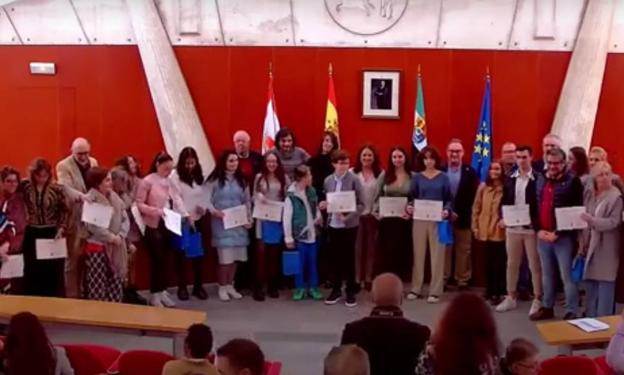 El Ayuntamiento reconoce al alumnado con los mejores expedientes académicos