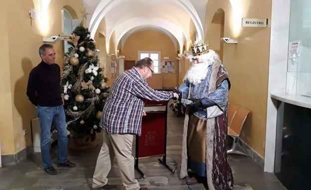 Catorce carrozas acompañarán a los Reyes Magos en su desfile en Villafranca