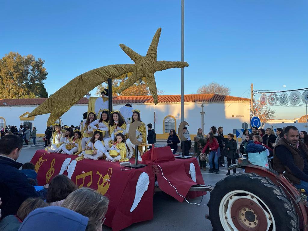 Los Reyes Magos llenan de ilusión las calles de Villafranca