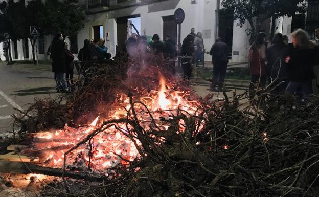 Hasta el lunes está abierto el plazo para solicitar el permiso para hacer una candela en Villafranca de los Barros