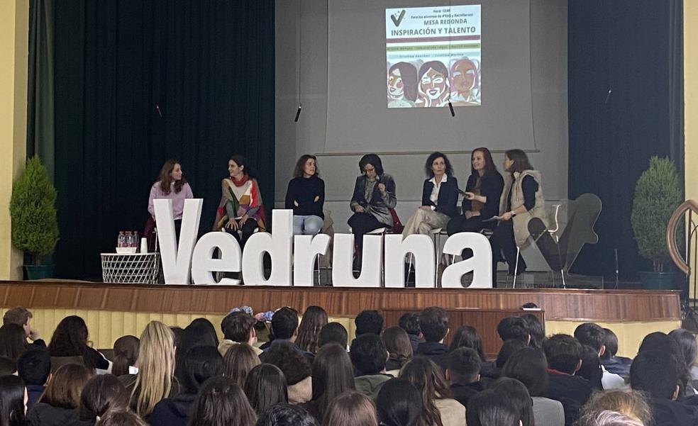 El Colegio Ntra. Sra. del Carmen debate sobre el papel de la mujer en la sociedad extremeña del s. XXI