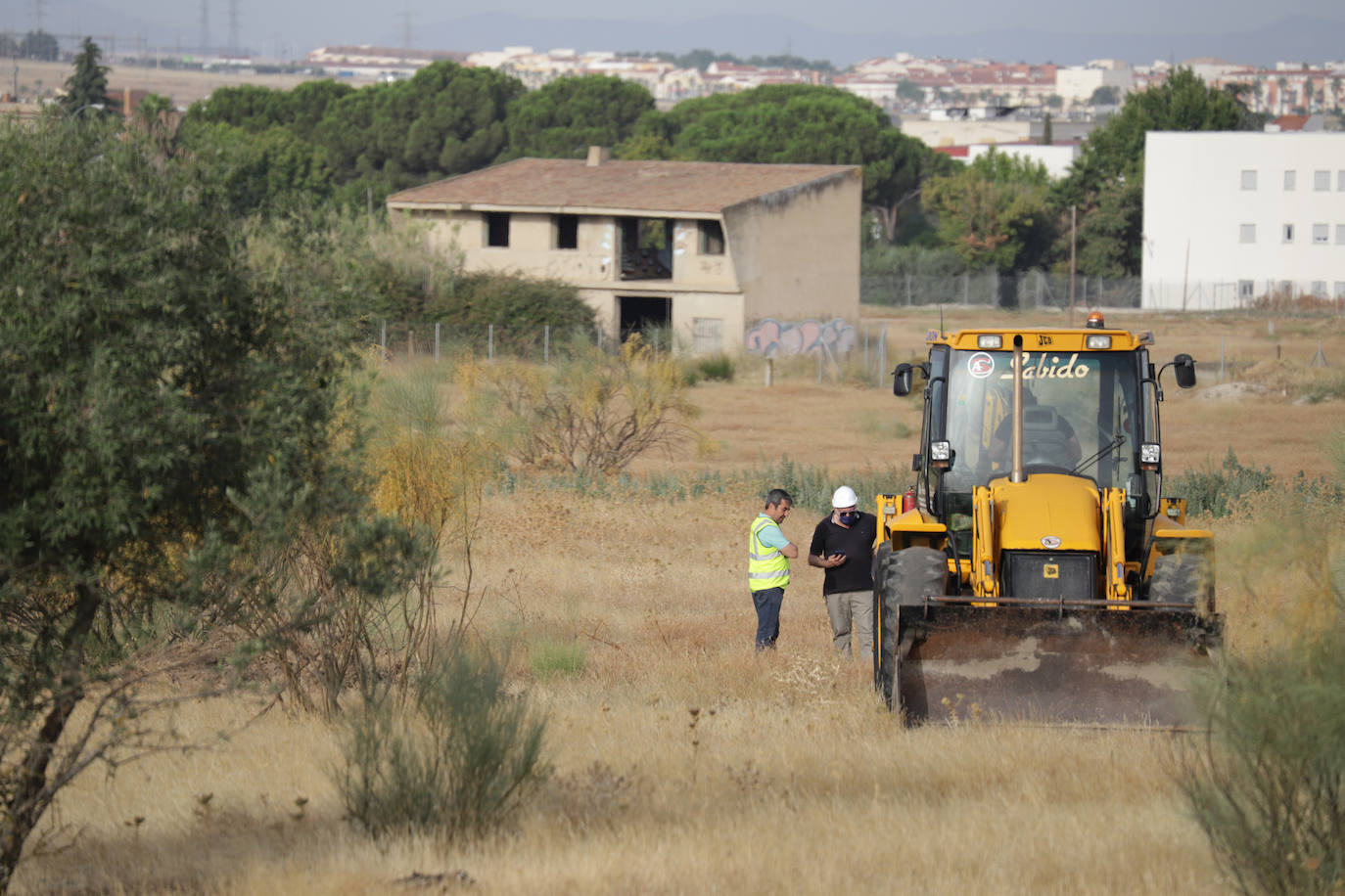 Primeros movimientos de tierra para la construcción del primer módulo del hospital