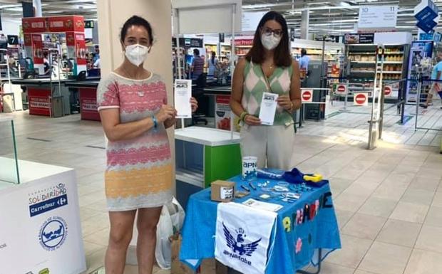 APNADOBE realiza una campaña de concienciación sobre el autismo en Carrefour