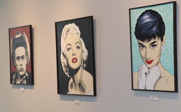 Una exposición muestra retratos de estrellas del cine, la música y el cómic